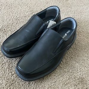 Men’s Deer Stags slip on dress shoes size 11 wide